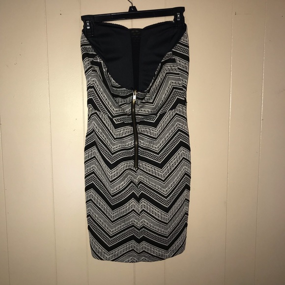 Chevron Strapless Bodycon Dress - Picture 2 of 3